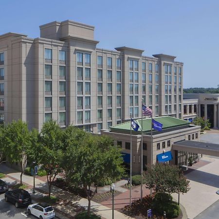 Hilton Garden Inn Virginia Beach Town Center Exterior photo