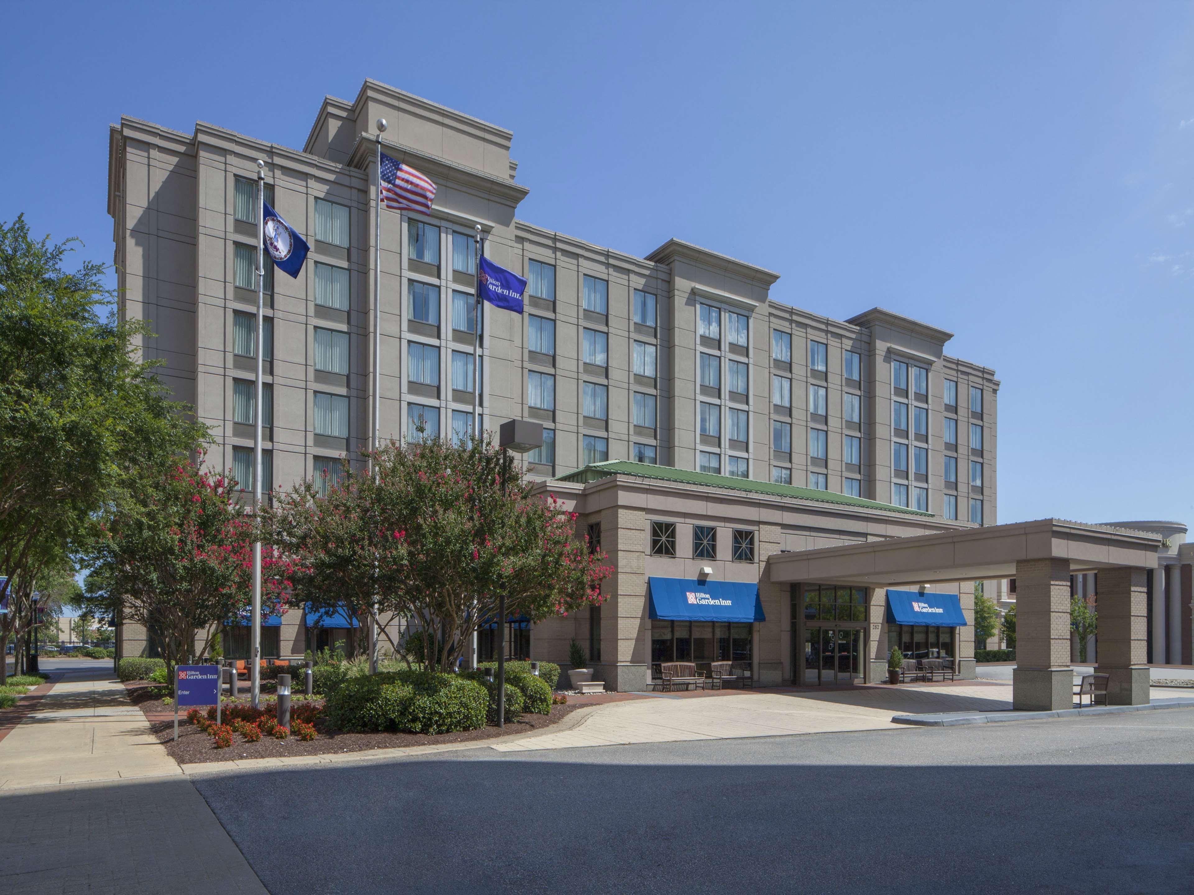 Hilton Garden Inn Virginia Beach Town Center Exterior photo